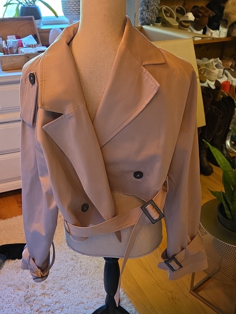 Zara Cropped Beige Trench Coat with Belt